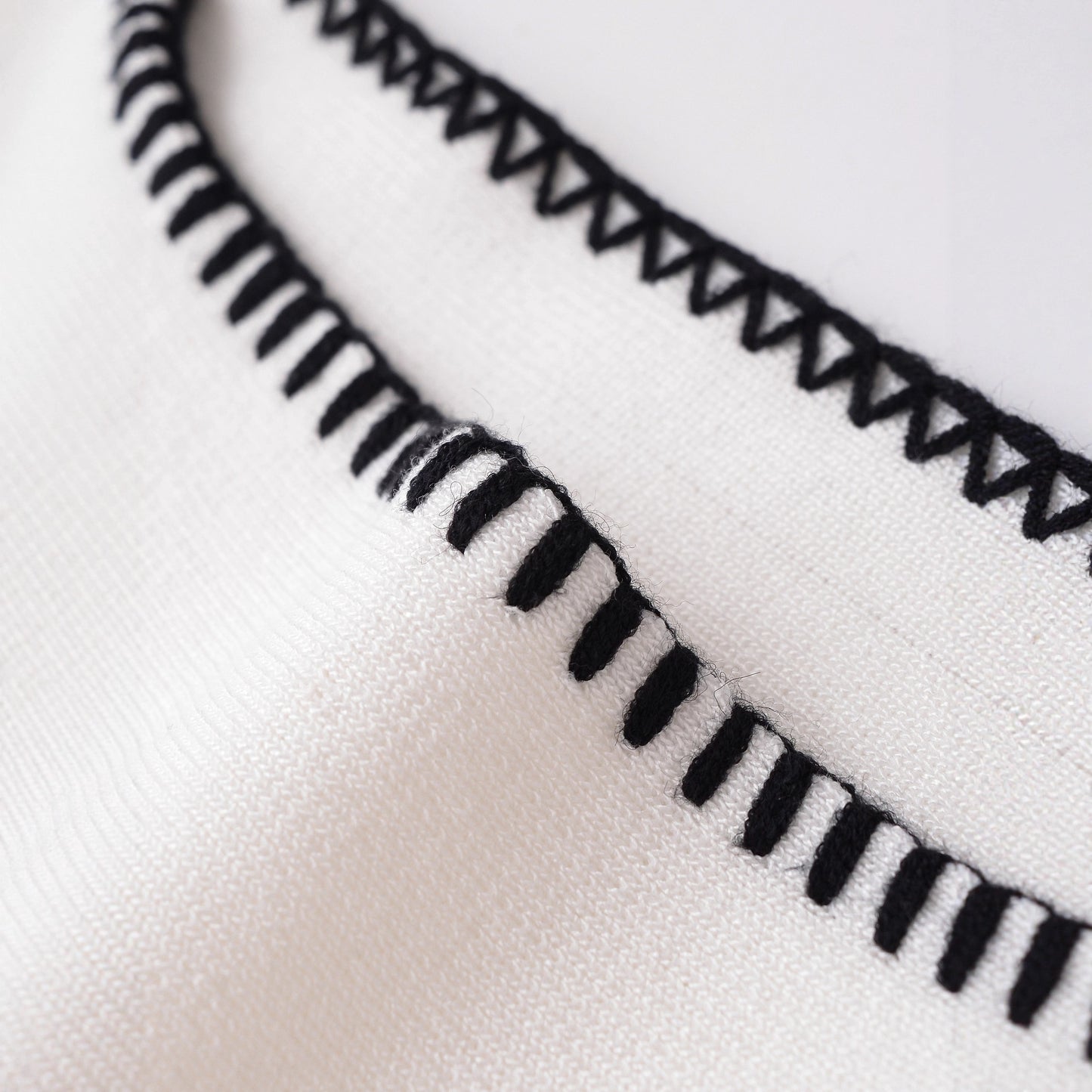 Women's White with Black Edge Blanket Knit Jumper