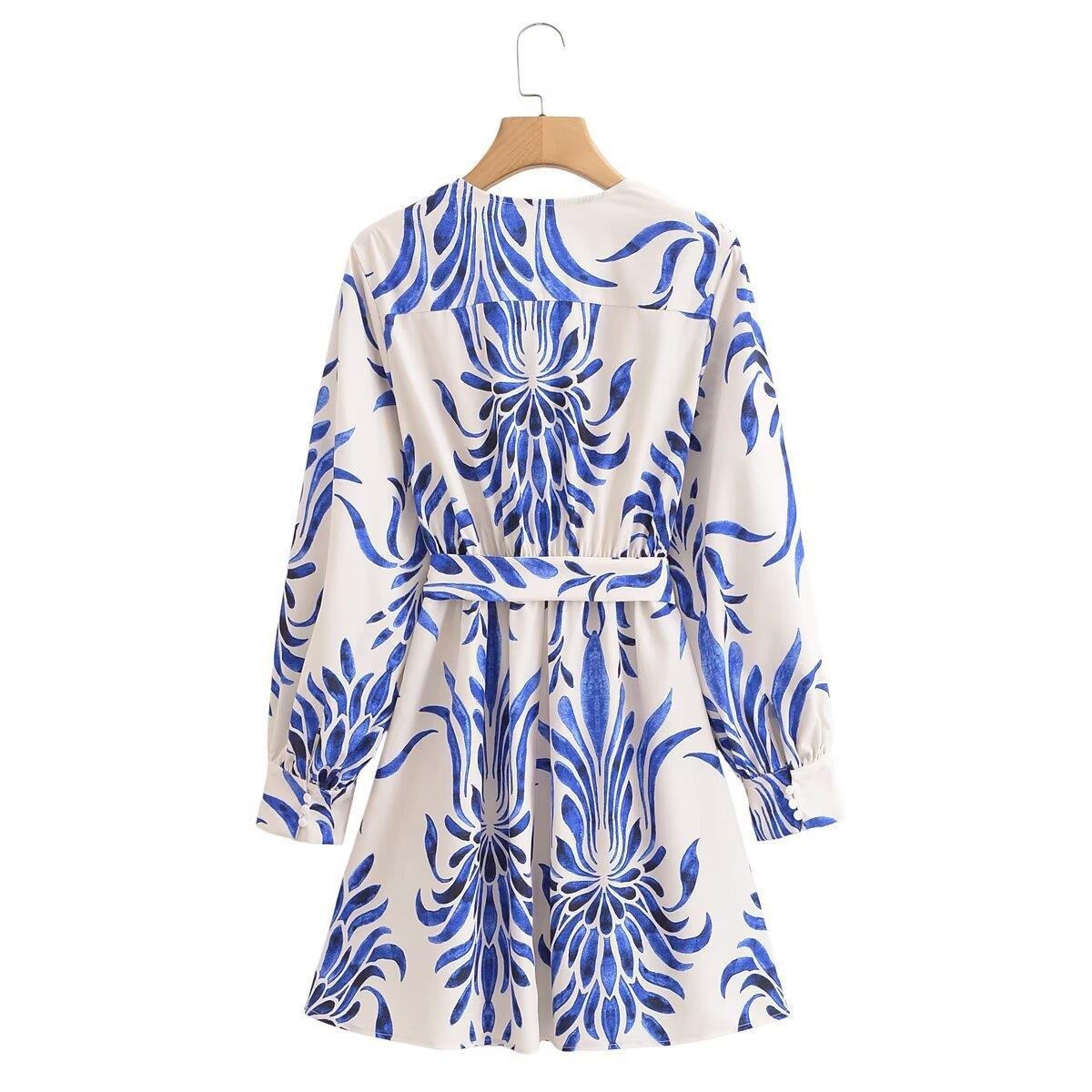 Women's Floral Print Dress Long Sleeved Button Front Details Tie Waist Belt Knee Length Flare